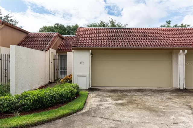 MLS: O5892483 Condo For Sale