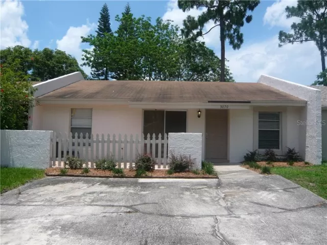 MLS: O5892850 Condo For Sale