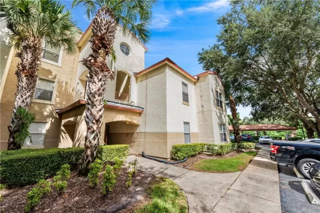 MLS: O5894140 Condo For Sale