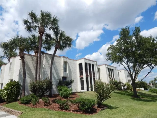 MLS: O5903216 Condo For Sale