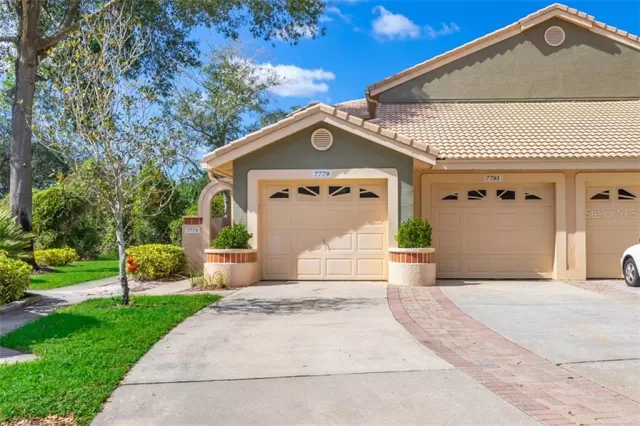 MLS: O5903713 Condo For Sale