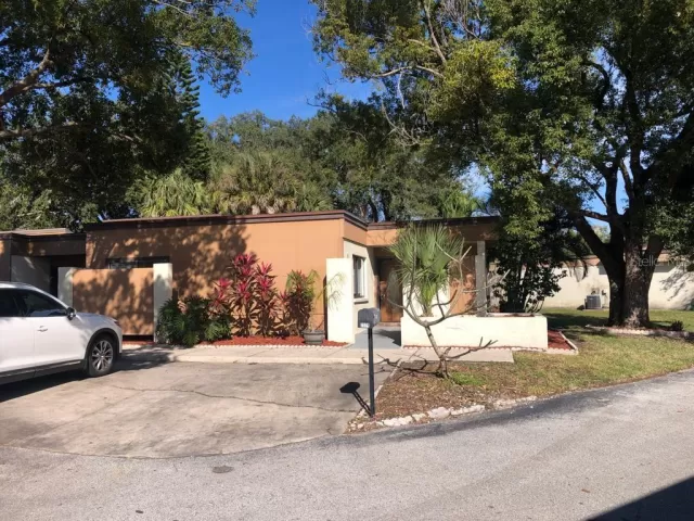 MLS: O5916077 Condo For Sale