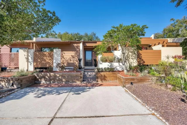 MLS: O5918171 Condo For Sale