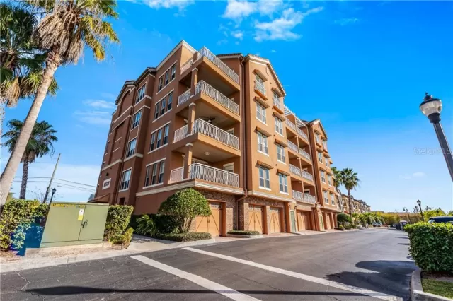 MLS: O5918233 Condo For Sale