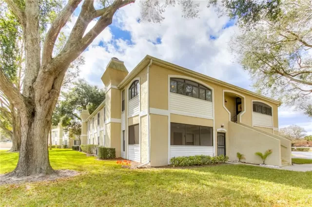 MLS: O5921305 Condo For Sale