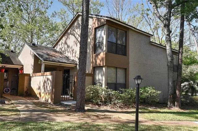 MLS: O5927981 Condo For Sale