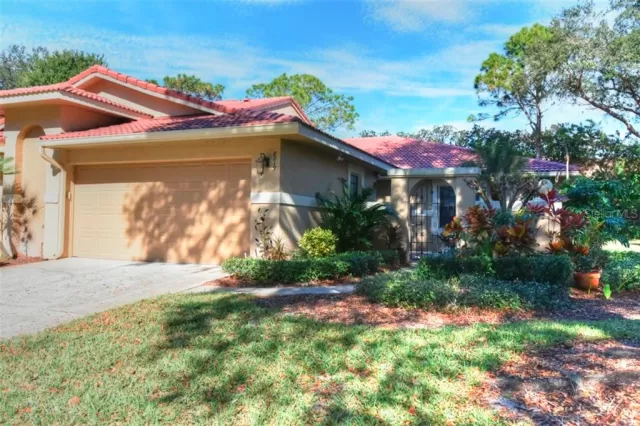 MLS: O5928642 Condo For Sale