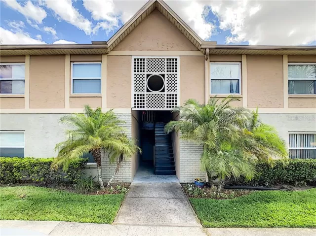 MLS: O5928876 Condo For Sale