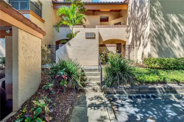 MLS: O5933003 Condo For Sale