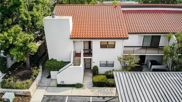 MLS: O5933119 Condo For Sale