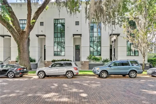 MLS: O5935181 Condo For Sale