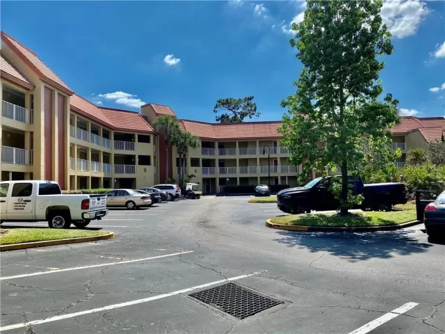 MLS: O5935214 Condo For Sale