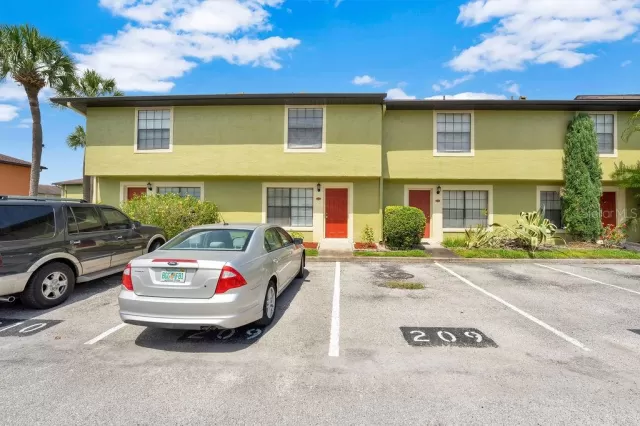 MLS: O5935286 Condo For Sale