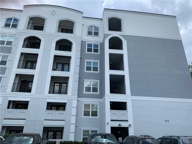 MLS: O5935588 Condo For Sale