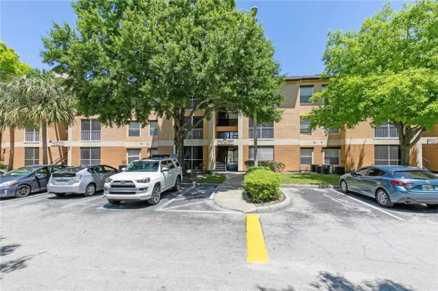 MLS: O5935632 Condo For Sale