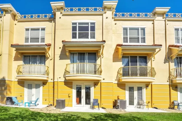 MLS: O5938617 Condo For Sale