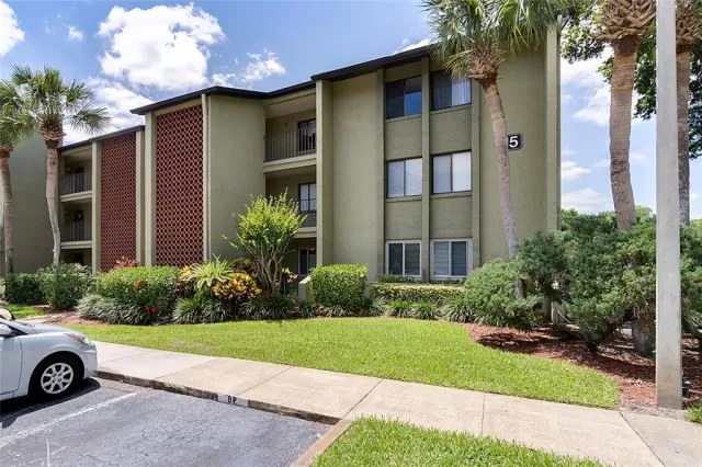 MLS: O5939790 Condo For Sale