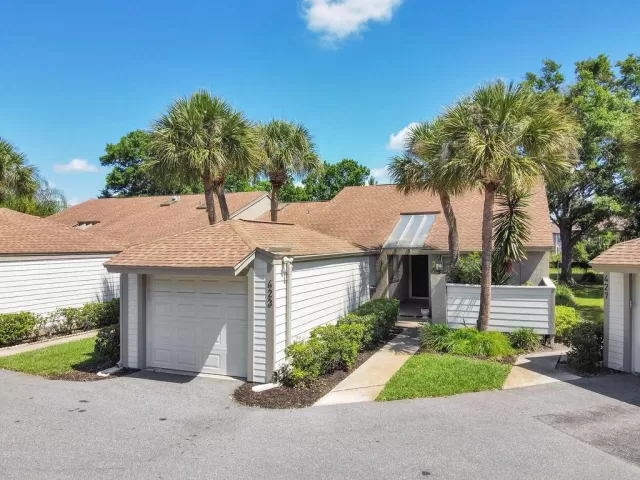 MLS: O5942289 Condo For Sale