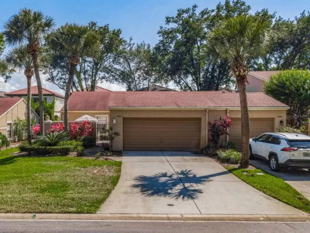 MLS: O5942709 Condo For Sale