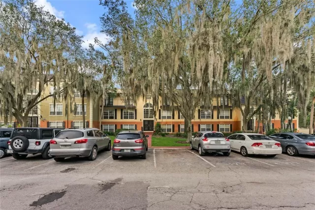 MLS: O5943316 Condo For Sale