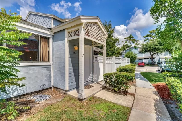 MLS: O5943789 Condo For Sale