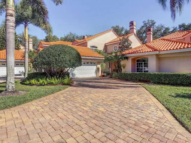 MLS: O5944087 Condo For Sale