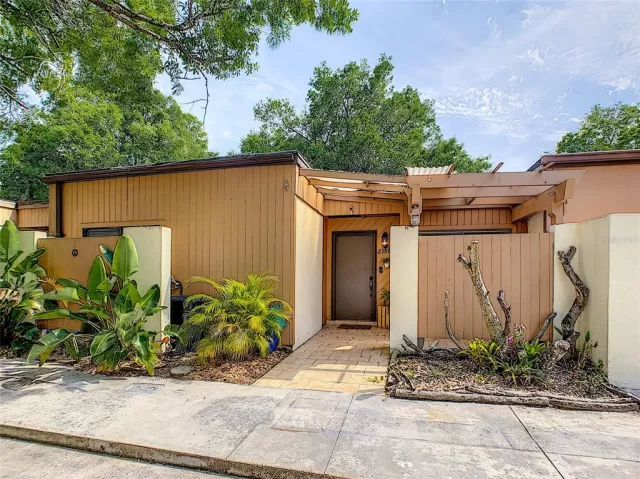 MLS: O5945841 Condo For Sale