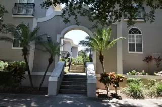 More Details about MLS # O5947659 : 411 RUTH LANE UNIT R