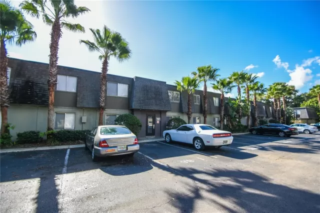 MLS: O5949076 Condo For Sale