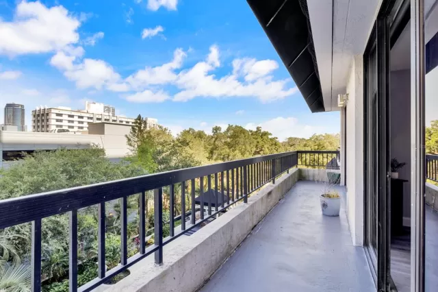 MLS: O5949641 Condo For Sale