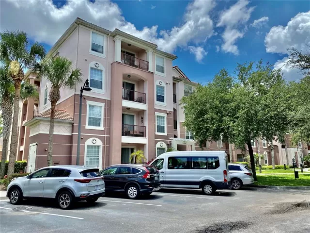 MLS: O5949914 Condo For Sale