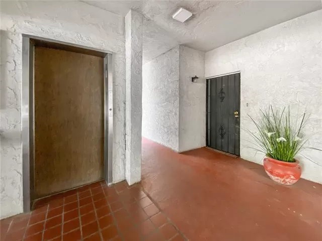 MLS: O5950106 Condo For Sale