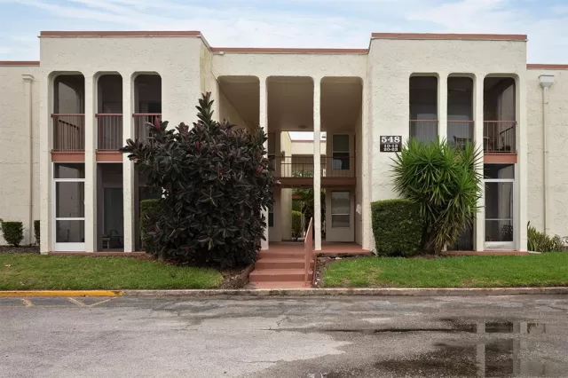 MLS: O5953085 Condo For Sale