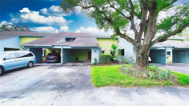 MLS: O5953958 Condo For Sale