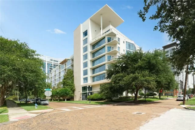 MLS: O5955301 Condo For Sale