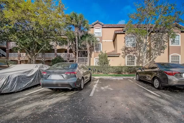 MLS: O5958466 Condo For Sale