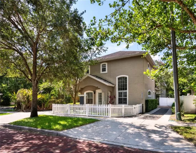 MLS: O5962378 Condo For Sale