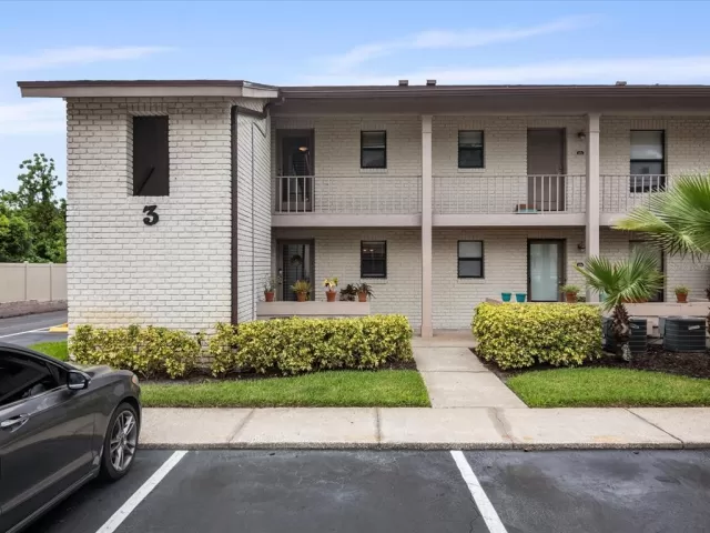 MLS: O5963605 Condo For Sale