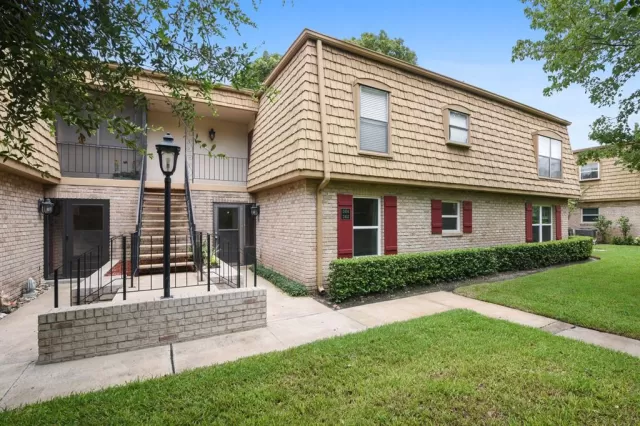 MLS: O5964105 Condo For Sale