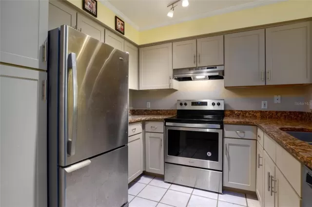 MLS: O5964676 Condo For Sale