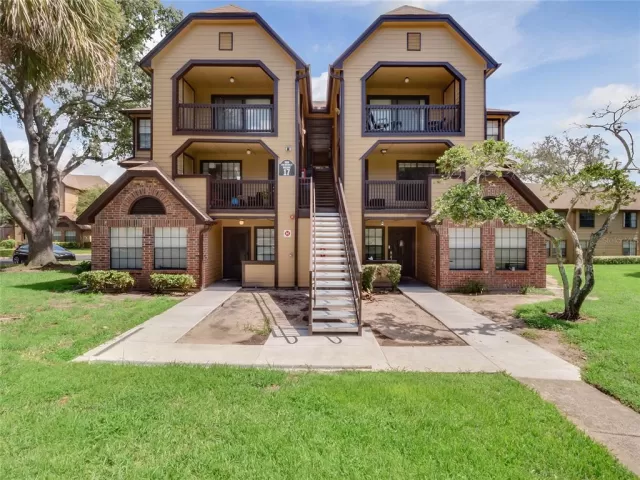 MLS: O5967561 Condo For Sale