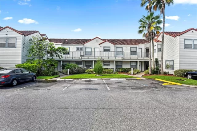 MLS: O5972059 Condo For Sale
