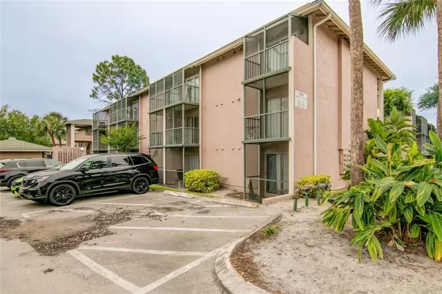 MLS: O5975119 Condo For Sale