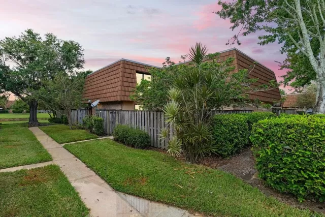MLS: O5979395 Condo For Sale