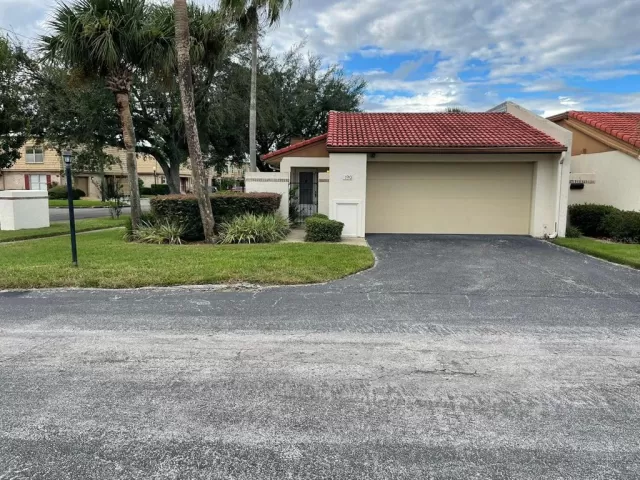 MLS: O5979653 Condo For Sale