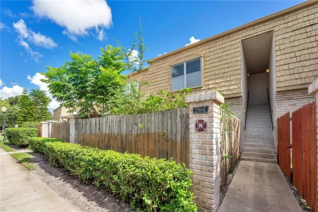 MLS: O5979916 Condo For Sale
