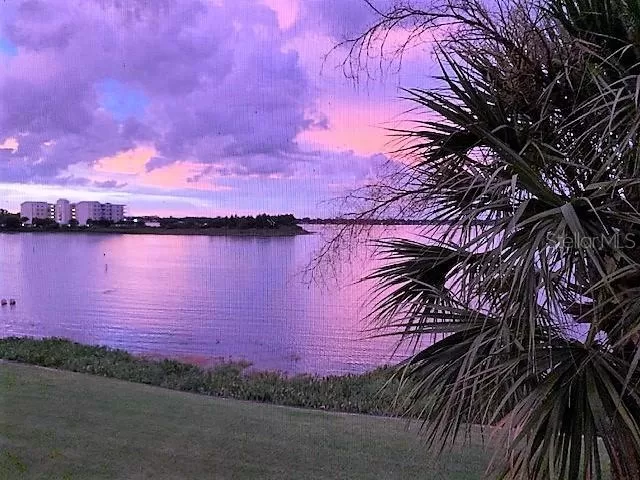 MLS: O5981350 Condo For Sale