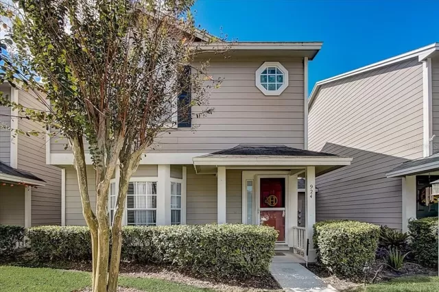 MLS: O5983556 Condo For Sale