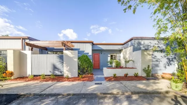 MLS: O5988185 Condo For Sale