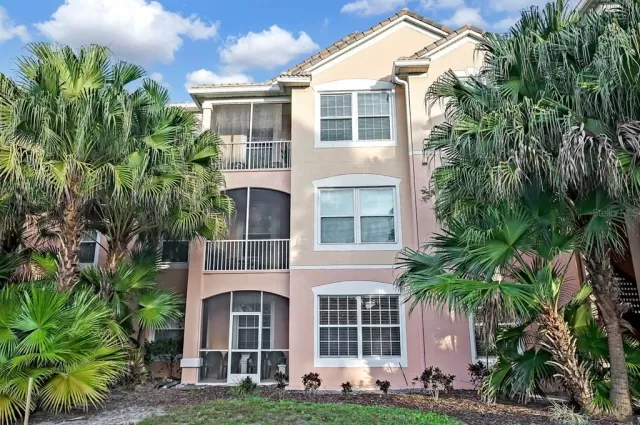 MLS: O5989974 Condo For Sale